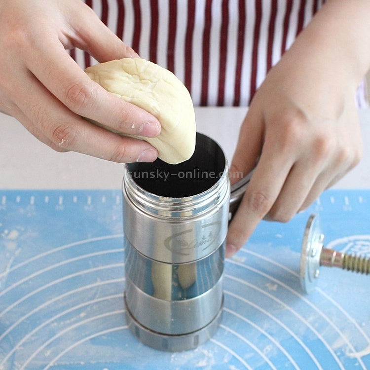 Multi-mold pasta maker for kitchen